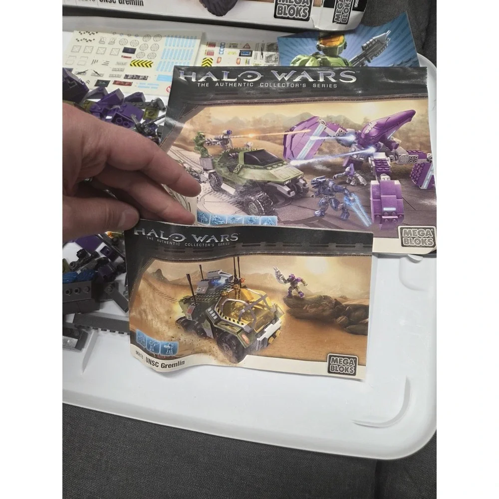 HALO Wars Mega Bloks UNSC Gausshog Vs Covenant Locust / Gremlin 96823 96818
